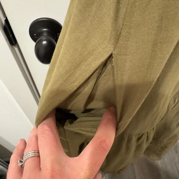 CJLA CARLY JEAN LOS ANGELES CONSTANCE DRESS OLIVE GREEN - Picture 6 of 6